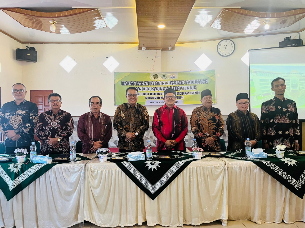 Rapat Badan Harian Gabungan dan Upgrading Dosen-Tendik STKIP Muhammadiyah Kota Sungai Penuh .