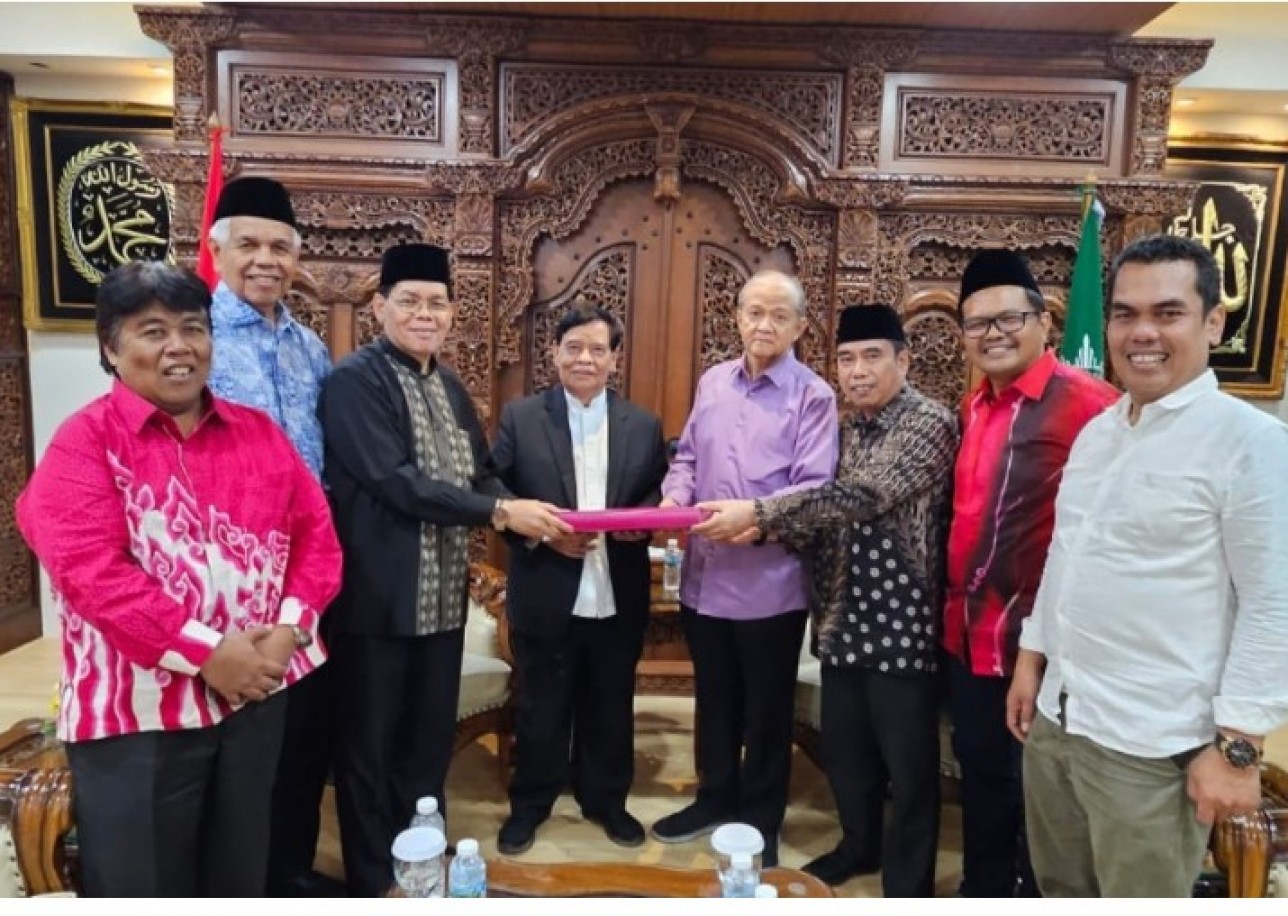 Dalam rangka mendukung pengembangan pendidikan tinggi di wilayah Kerinci, Muradi Darmansyah secara resmi mewakafkan lahan seluas 2 hektar untuk pembangunan kampus baru dan 20 hektar kebun kopi untuk mendukung pembiayaan operasional STKIP Muhammadiyah